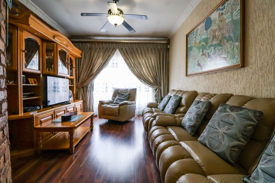 5 Bedroom Property for Sale in Laudium Gauteng