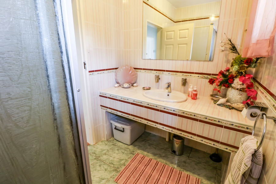 5 Bedroom Property for Sale in Laudium Gauteng