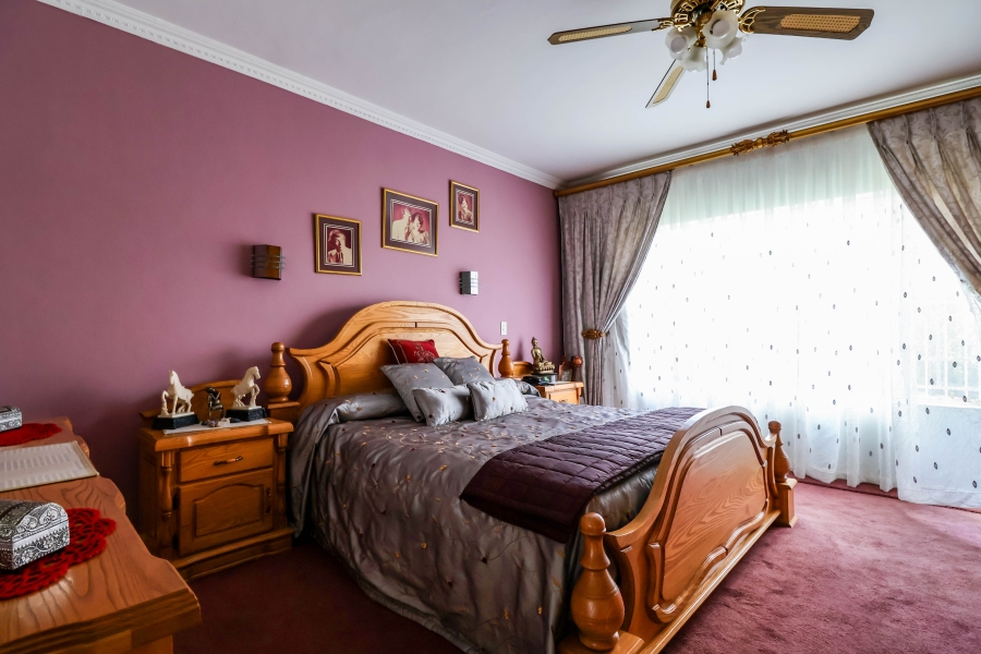 5 Bedroom Property for Sale in Laudium Gauteng