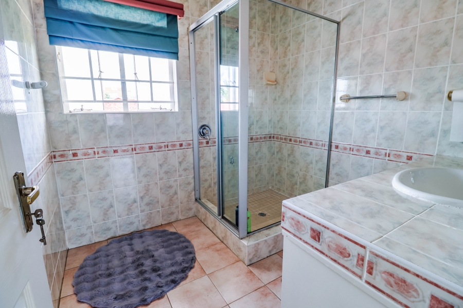 5 Bedroom Property for Sale in Laudium Gauteng