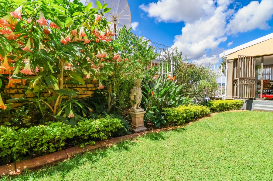 5 Bedroom Property for Sale in Laudium Gauteng