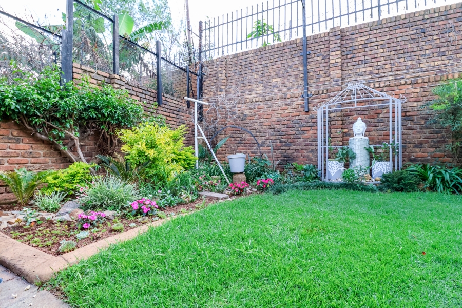 5 Bedroom Property for Sale in Laudium Gauteng