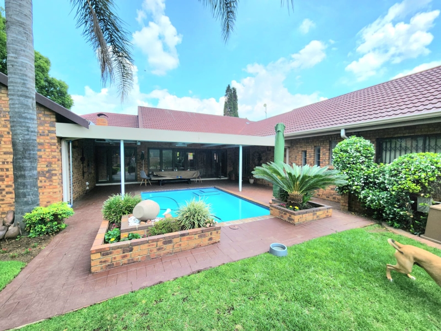 3 Bedroom Property for Sale in Sunward Park Gauteng