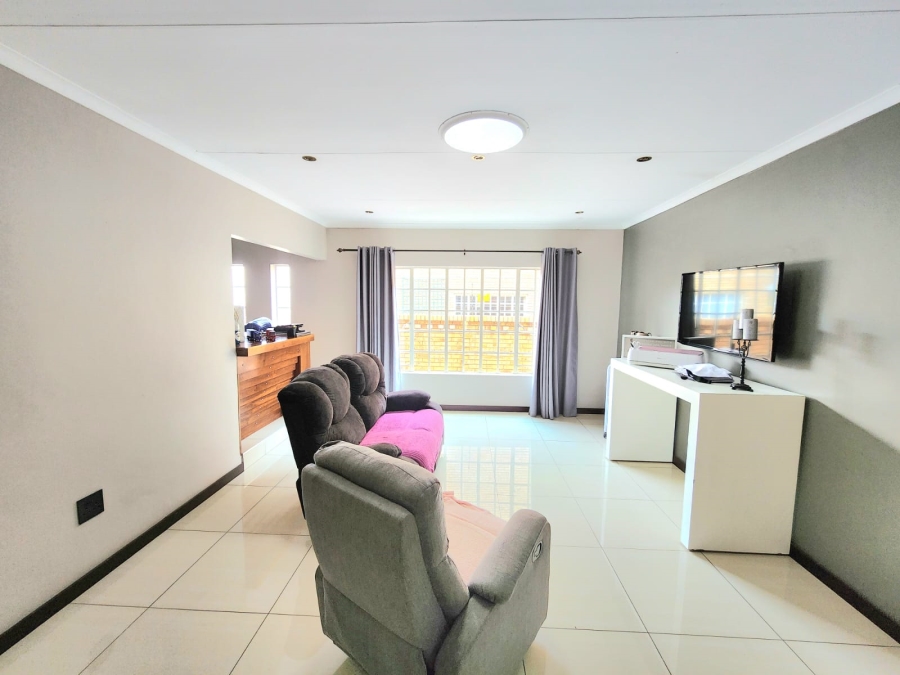 3 Bedroom Property for Sale in Sunward Park Gauteng