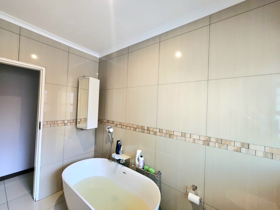 3 Bedroom Property for Sale in Sunward Park Gauteng