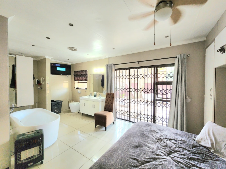 3 Bedroom Property for Sale in Sunward Park Gauteng