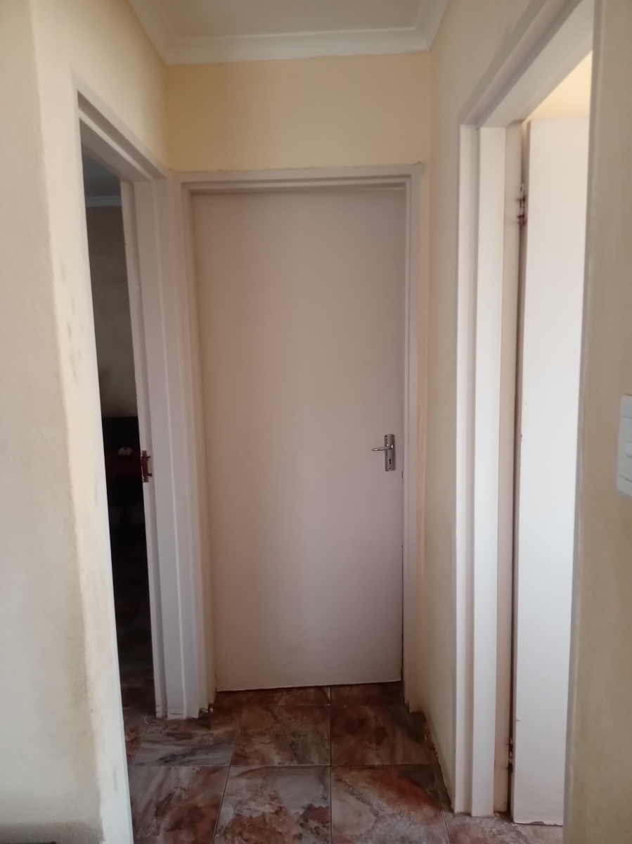 2 Bedroom Property for Sale in Soshanguve VV Gauteng
