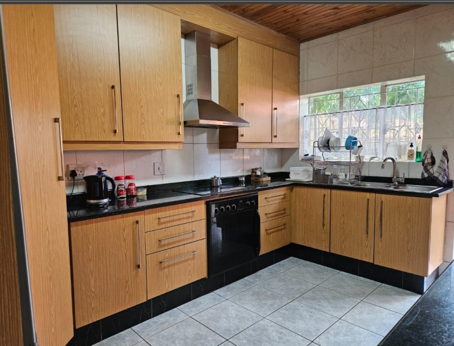 3 Bedroom Property for Sale in Linmeyer Gauteng