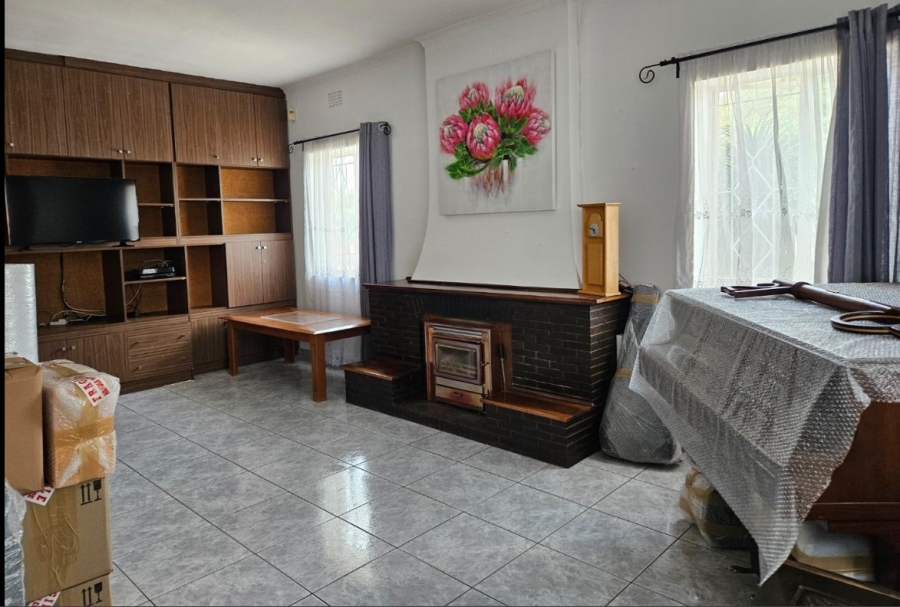 3 Bedroom Property for Sale in Linmeyer Gauteng