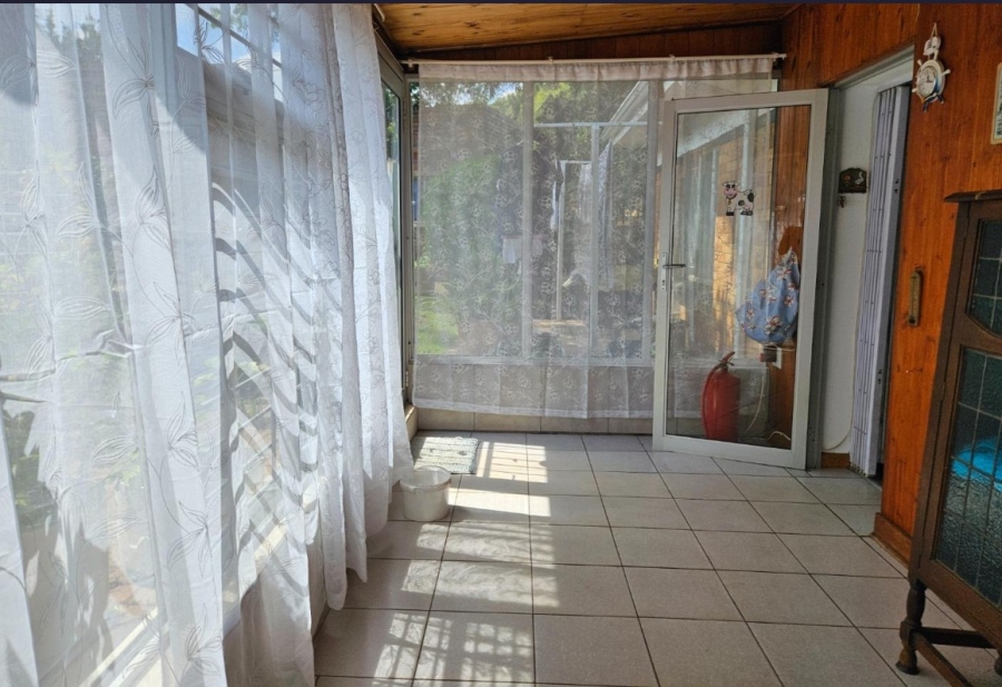 3 Bedroom Property for Sale in Linmeyer Gauteng