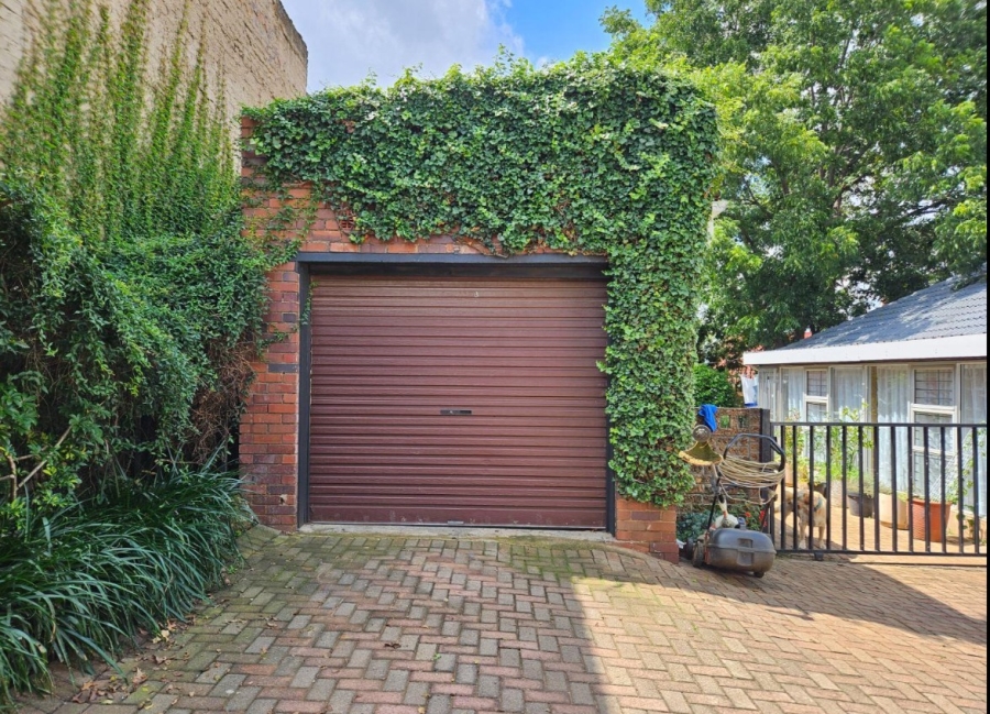 3 Bedroom Property for Sale in Linmeyer Gauteng