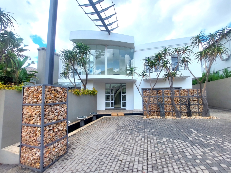 5 Bedroom Property for Sale in Waterkloof Ridge Gauteng