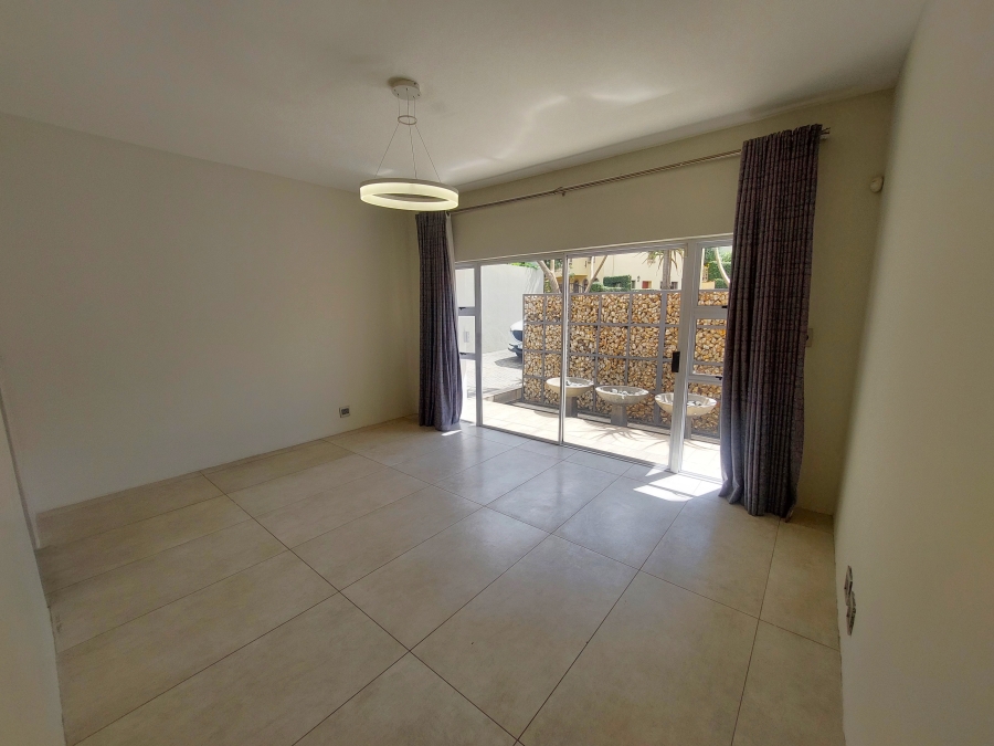 5 Bedroom Property for Sale in Waterkloof Ridge Gauteng