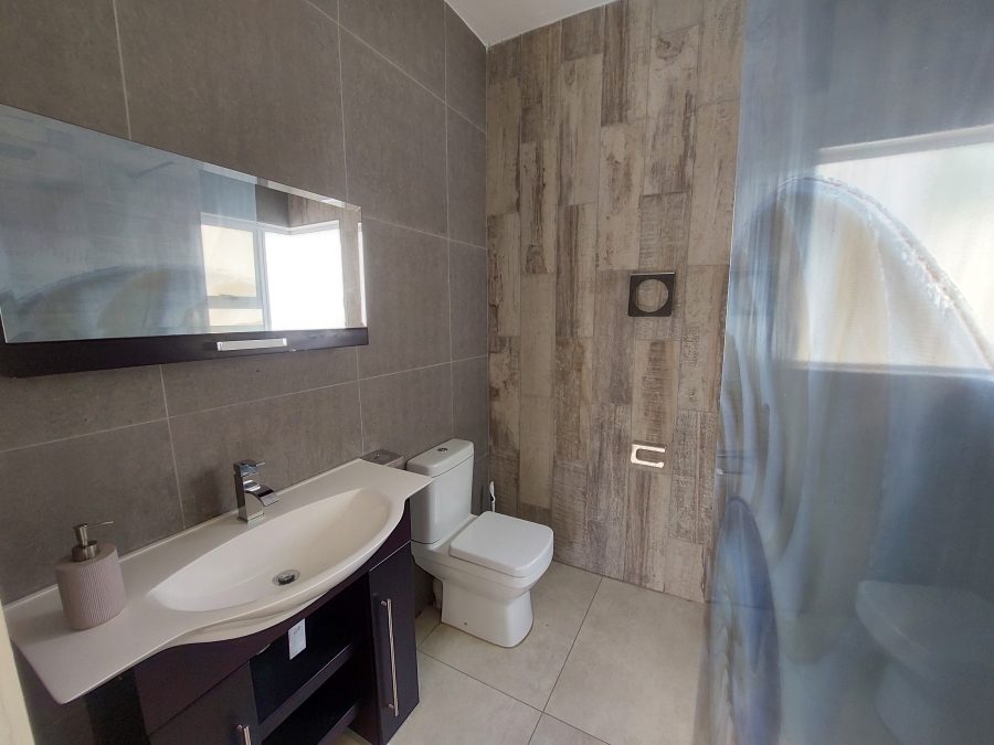 5 Bedroom Property for Sale in Waterkloof Ridge Gauteng