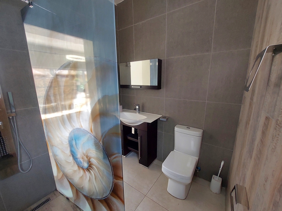 5 Bedroom Property for Sale in Waterkloof Ridge Gauteng