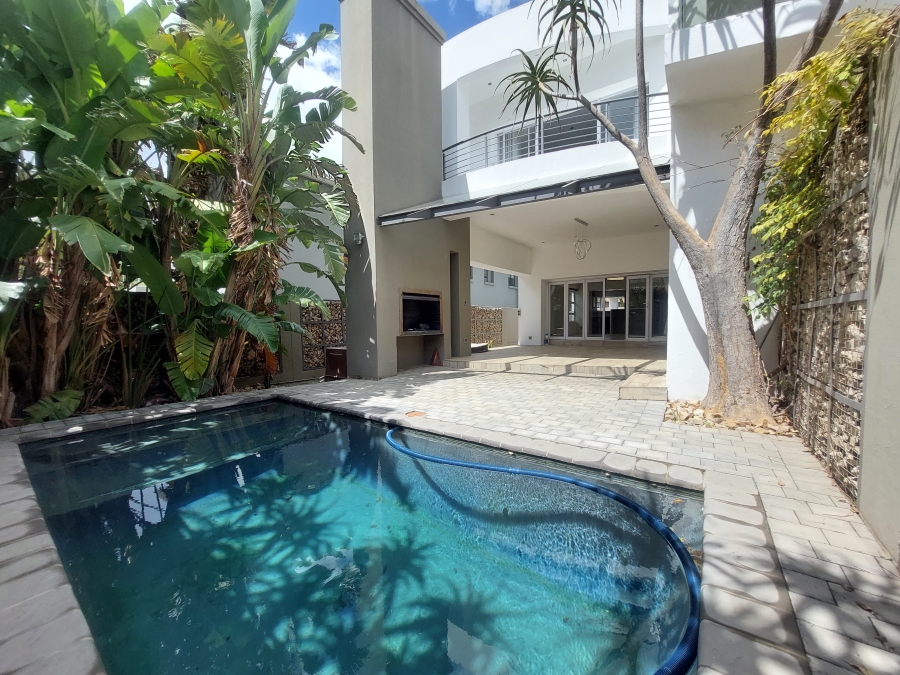 5 Bedroom Property for Sale in Waterkloof Ridge Gauteng