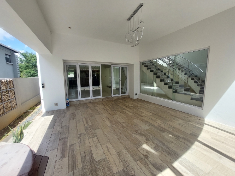 5 Bedroom Property for Sale in Waterkloof Ridge Gauteng