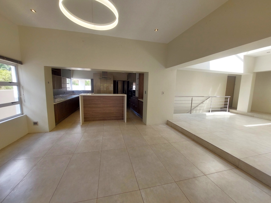 5 Bedroom Property for Sale in Waterkloof Ridge Gauteng