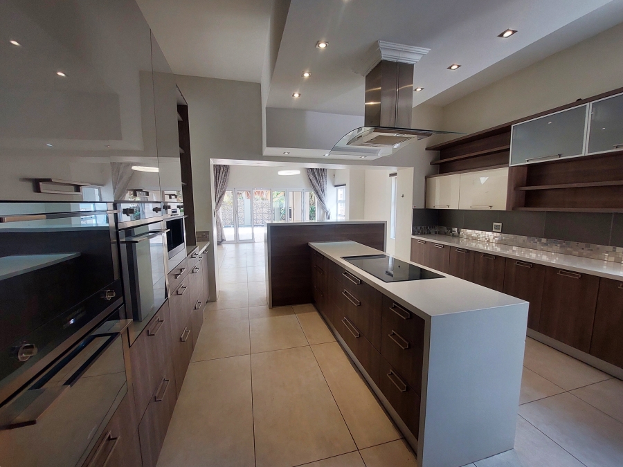 5 Bedroom Property for Sale in Waterkloof Ridge Gauteng