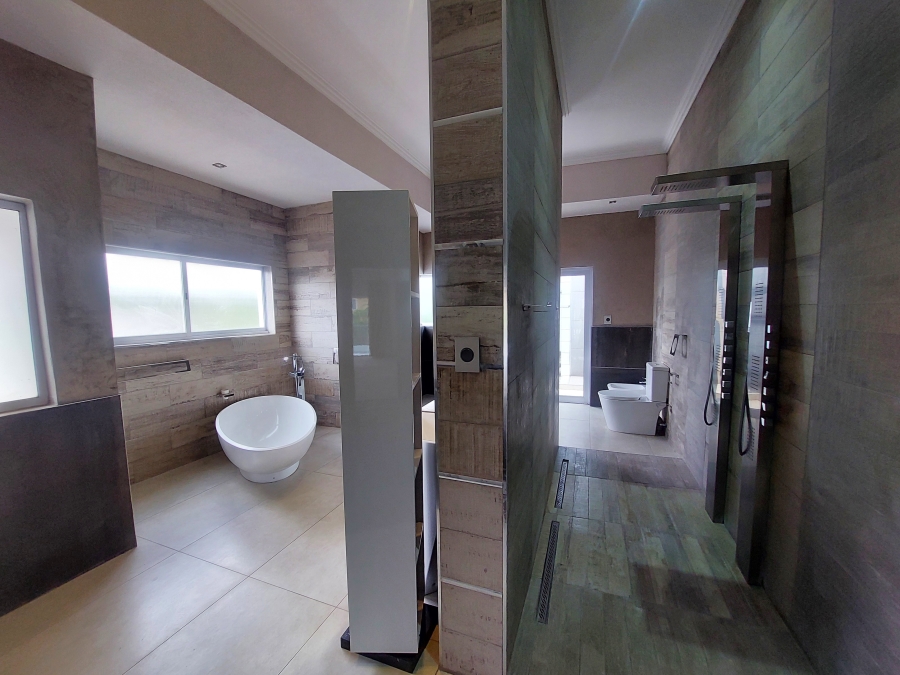 5 Bedroom Property for Sale in Waterkloof Ridge Gauteng