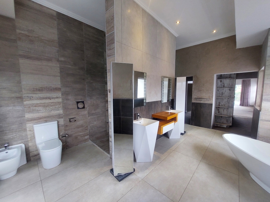 5 Bedroom Property for Sale in Waterkloof Ridge Gauteng