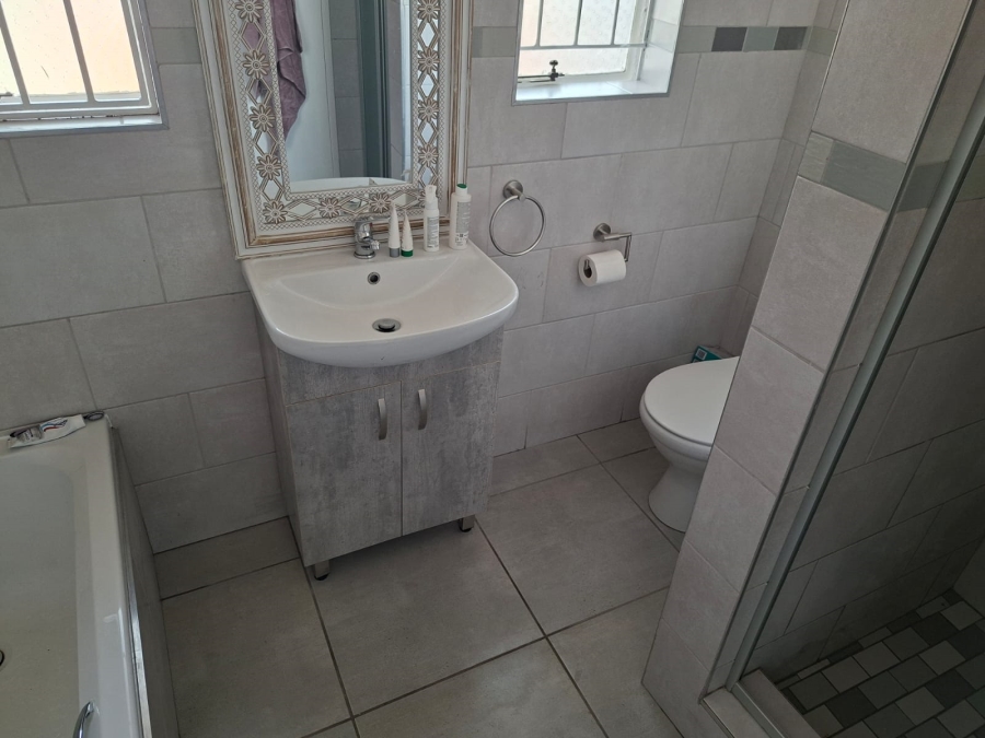 3 Bedroom Property for Sale in Rangeview Gauteng