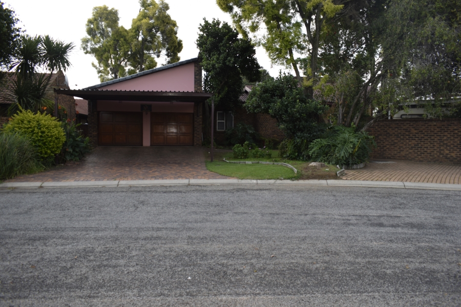 4 Bedroom Property for Sale in Sunward Park Gauteng