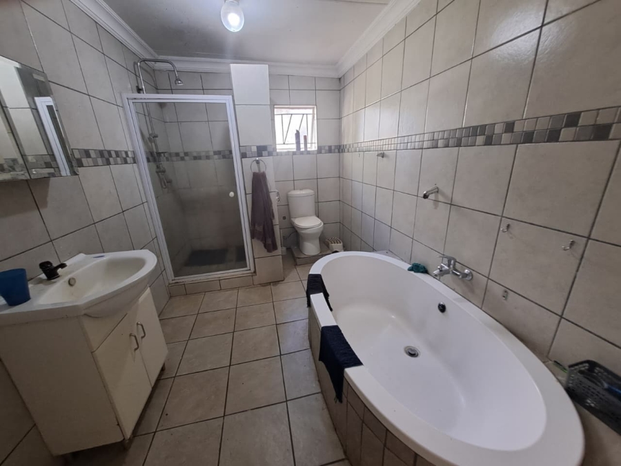 4 Bedroom Property for Sale in Spaarwater Gauteng