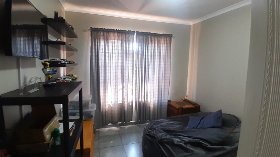 4 Bedroom Property for Sale in Carletonville Central Gauteng