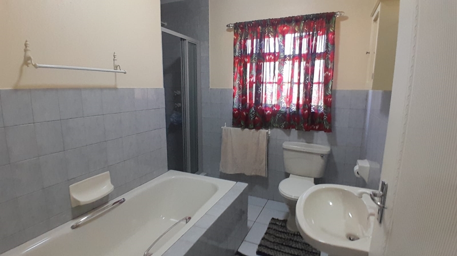 4 Bedroom Property for Sale in Carletonville Central Gauteng