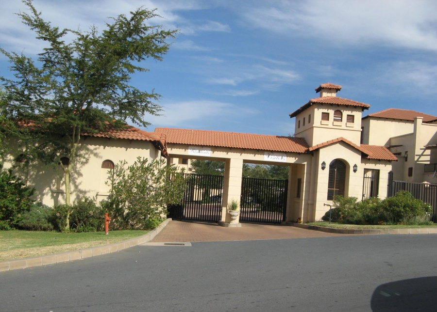 2 Bedroom Property for Sale in Erand Gardens Gauteng