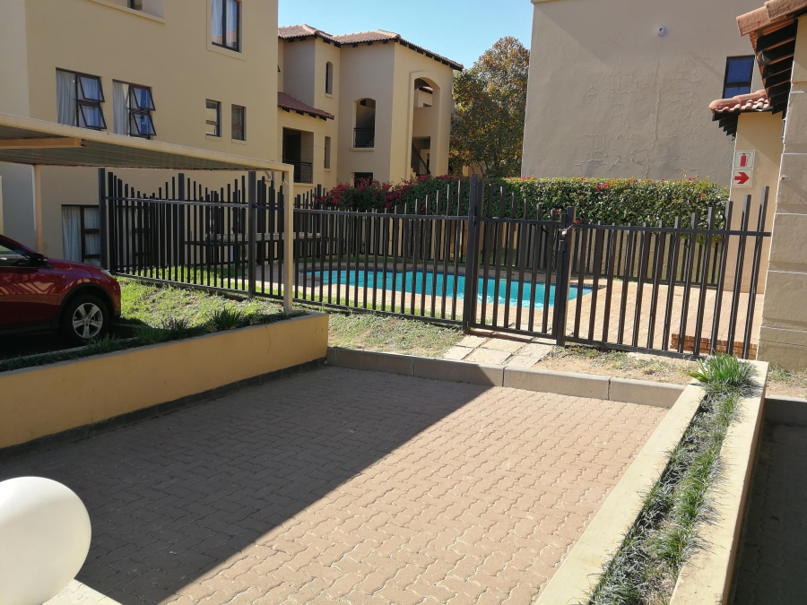 2 Bedroom Property for Sale in Erand Gardens Gauteng