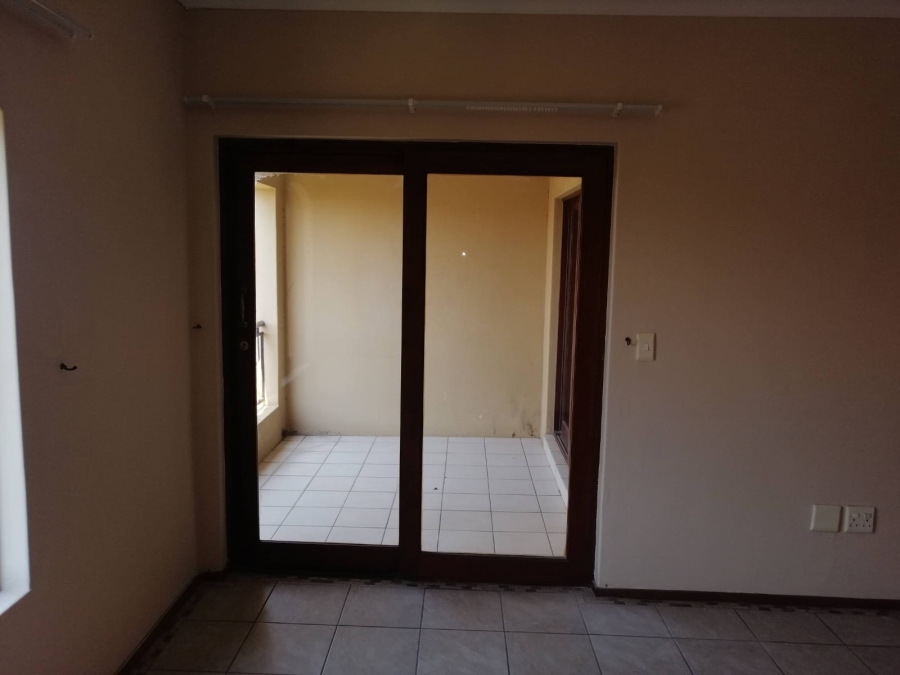 2 Bedroom Property for Sale in Erand Gardens Gauteng