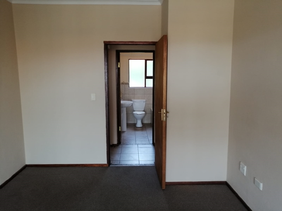 2 Bedroom Property for Sale in Erand Gardens Gauteng