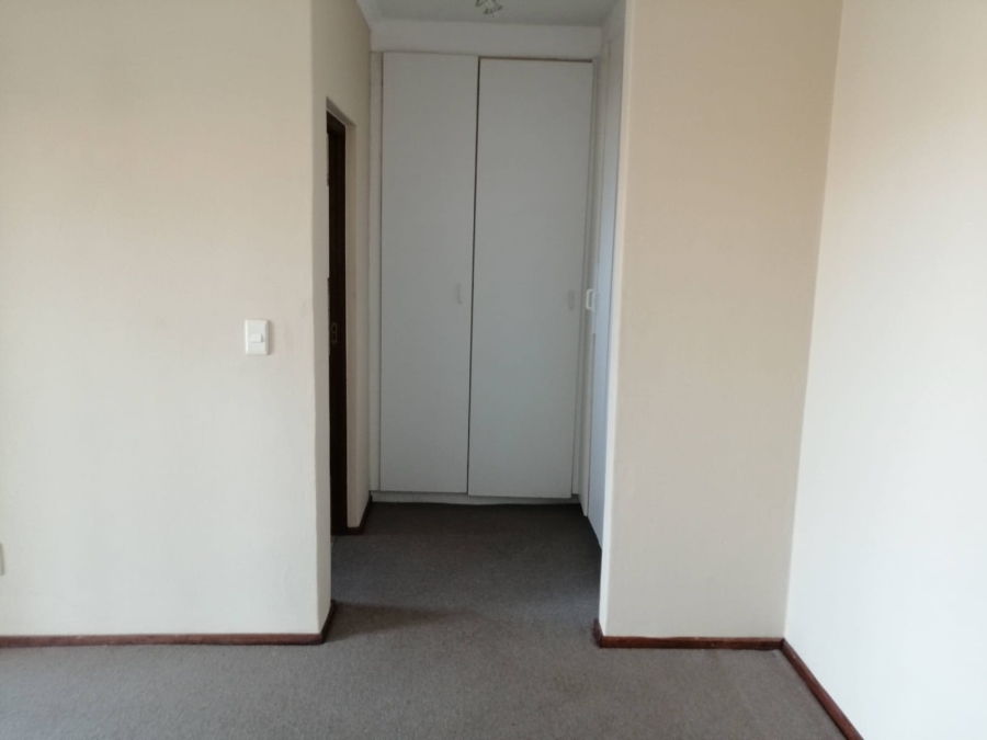 2 Bedroom Property for Sale in Erand Gardens Gauteng