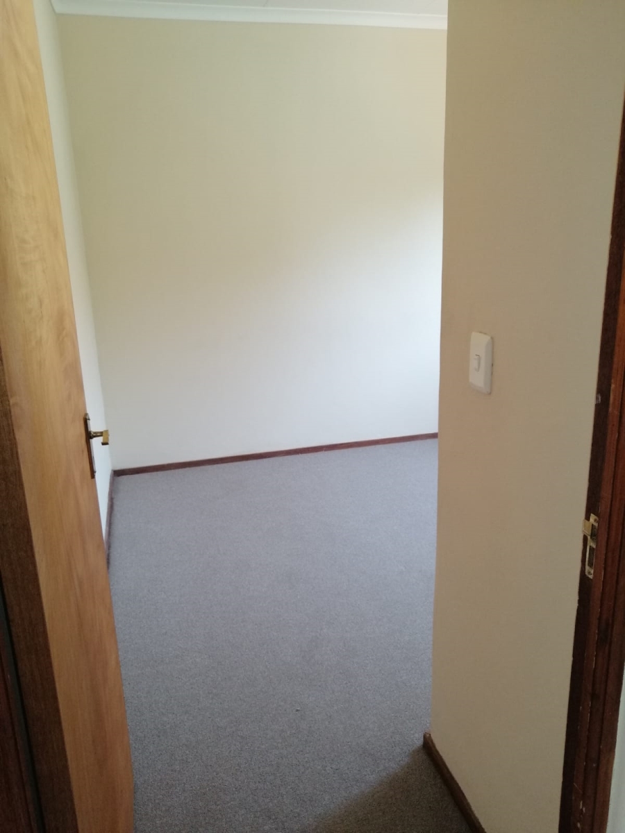 2 Bedroom Property for Sale in Erand Gardens Gauteng