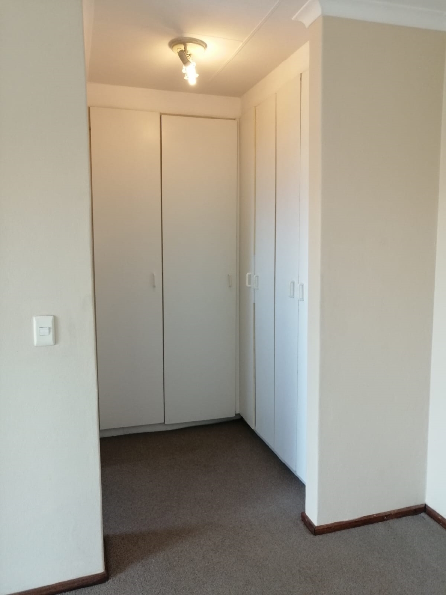 2 Bedroom Property for Sale in Erand Gardens Gauteng