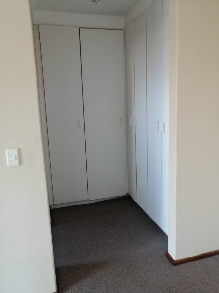 2 Bedroom Property for Sale in Erand Gardens Gauteng