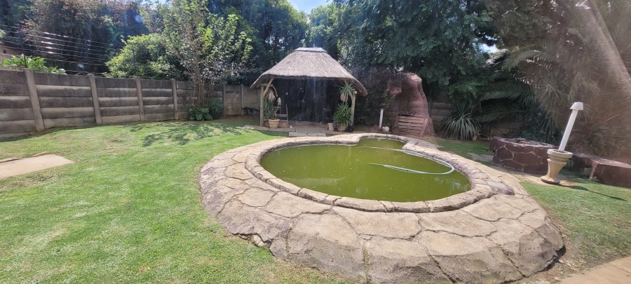 3 Bedroom Property for Sale in Bonaero Park Gauteng
