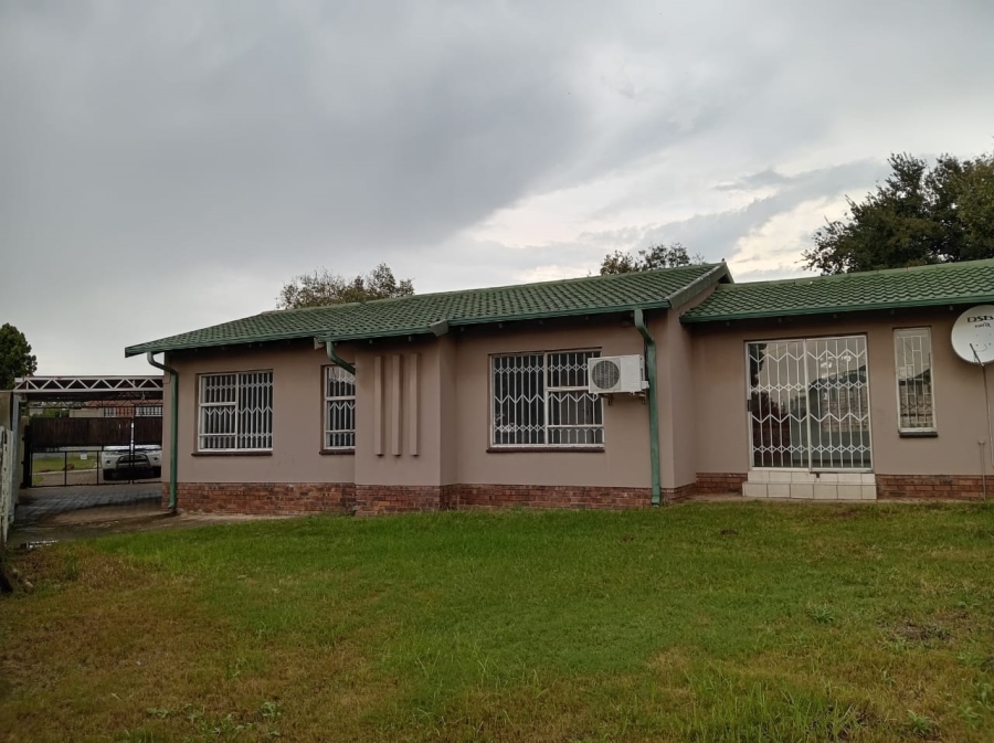 3 Bedroom Property for Sale in Elandspark Gauteng