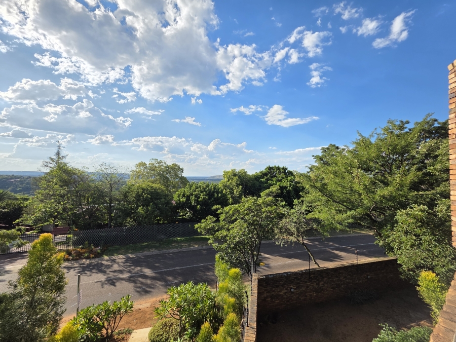 3 Bedroom Property for Sale in La Montagne Gauteng