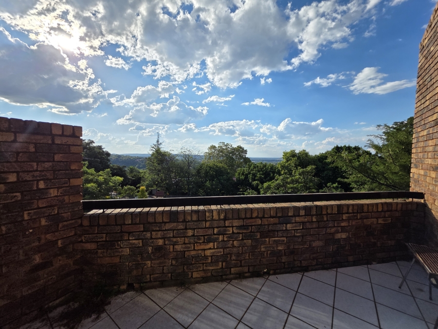 3 Bedroom Property for Sale in La Montagne Gauteng