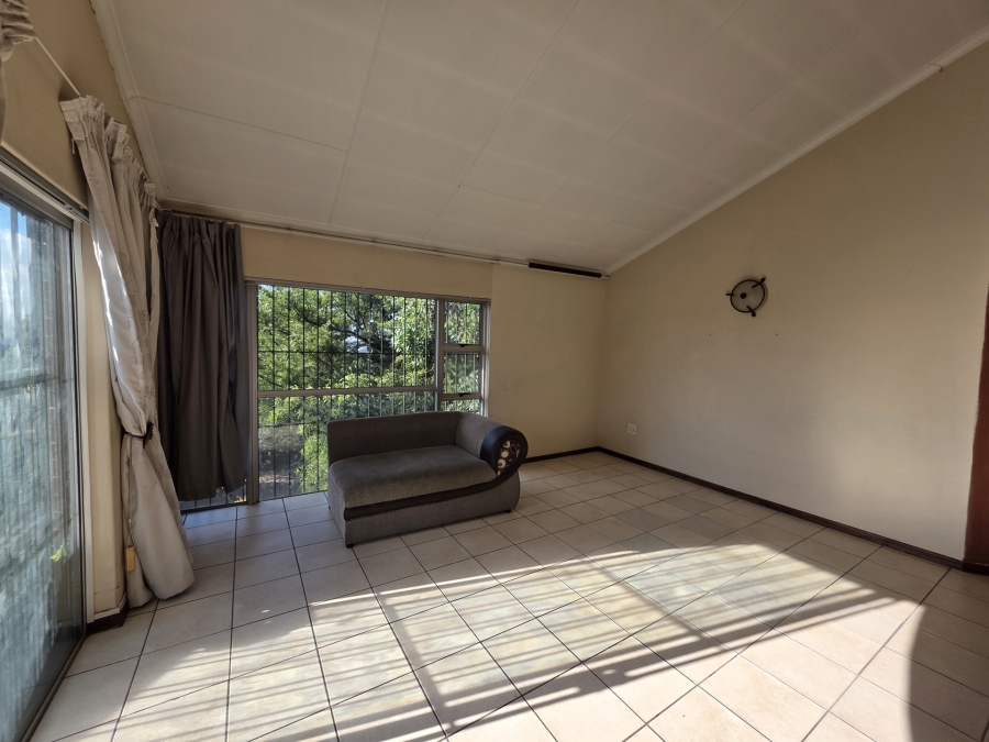 3 Bedroom Property for Sale in La Montagne Gauteng