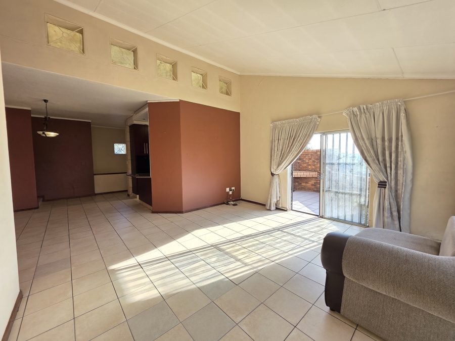 3 Bedroom Property for Sale in La Montagne Gauteng