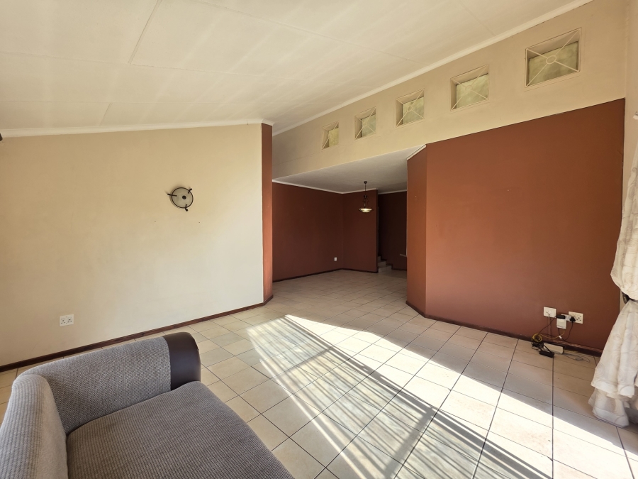 3 Bedroom Property for Sale in La Montagne Gauteng