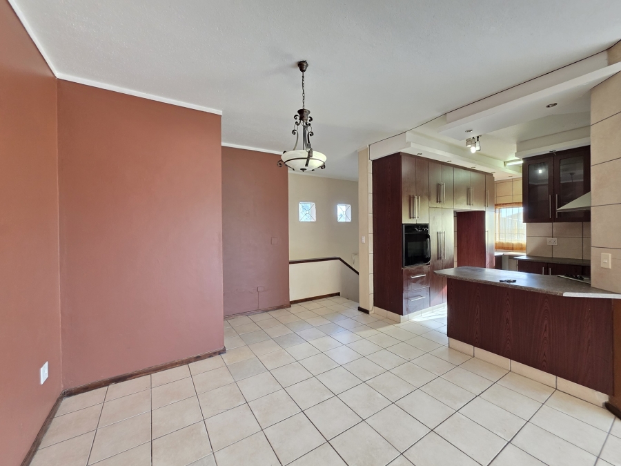 3 Bedroom Property for Sale in La Montagne Gauteng