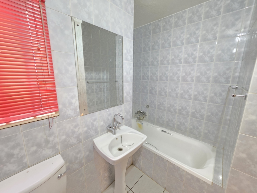 3 Bedroom Property for Sale in La Montagne Gauteng