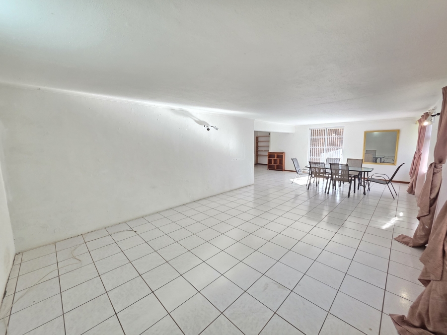 3 Bedroom Property for Sale in La Montagne Gauteng