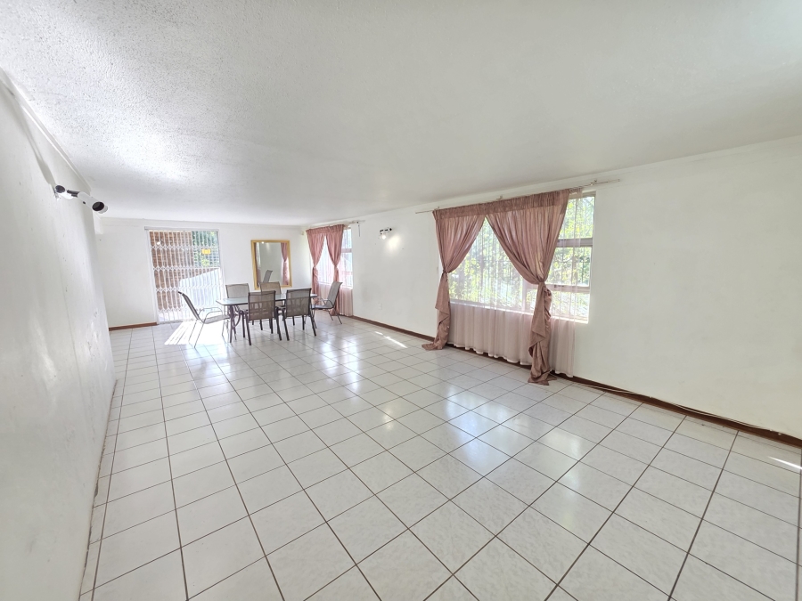 3 Bedroom Property for Sale in La Montagne Gauteng