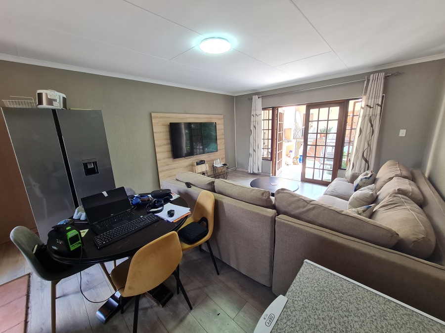 2 Bedroom Property for Sale in Northwold Gauteng